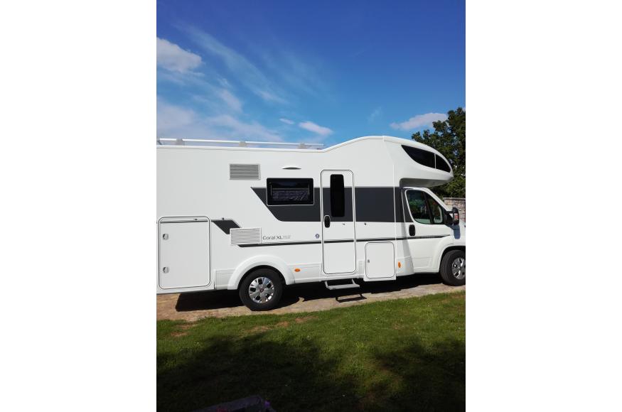 ADRIA CORAL XL 600 DP do 4 oseb